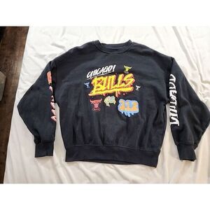 Mitchell &‎ Ness Red Chicago Bulls Crew Neck Sweatshirt Womans Size Small